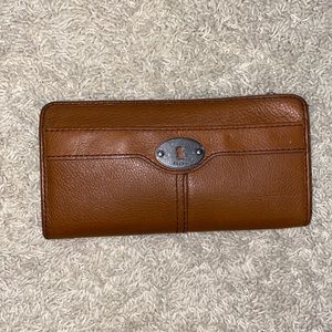 Fossil wallet clutch in light brown with multiple card holders